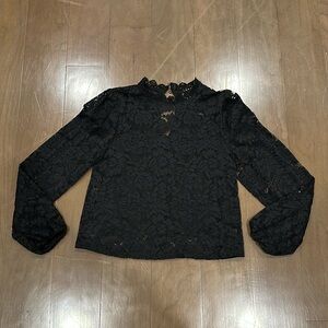 wild fable S long sleeve lace top w inside tank top (can be detached)